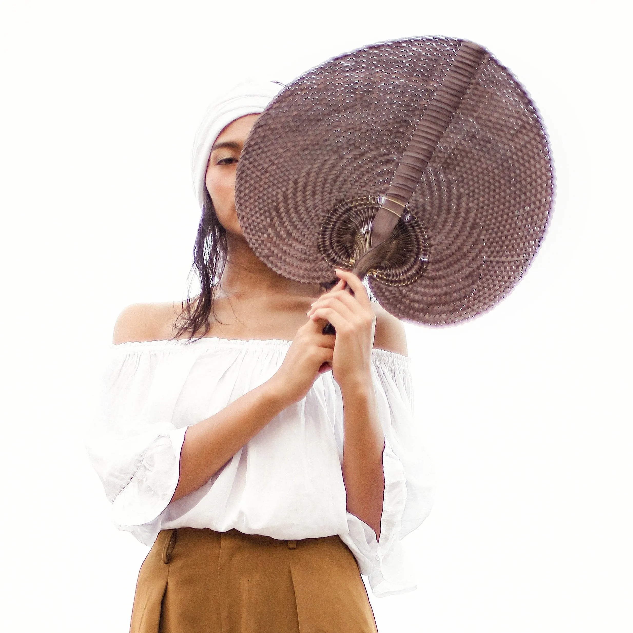 Balinese Woven Hand Fan Bron